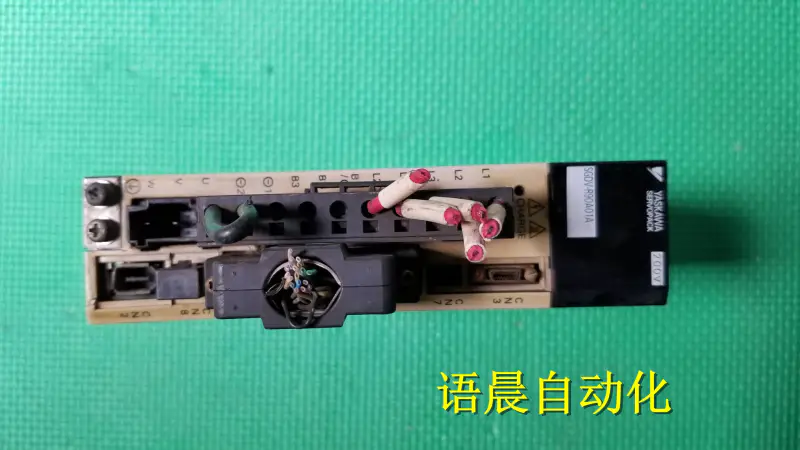 YASKAWA SGDV-R90A01A 100W