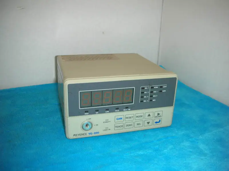 KEYENCE VG-300