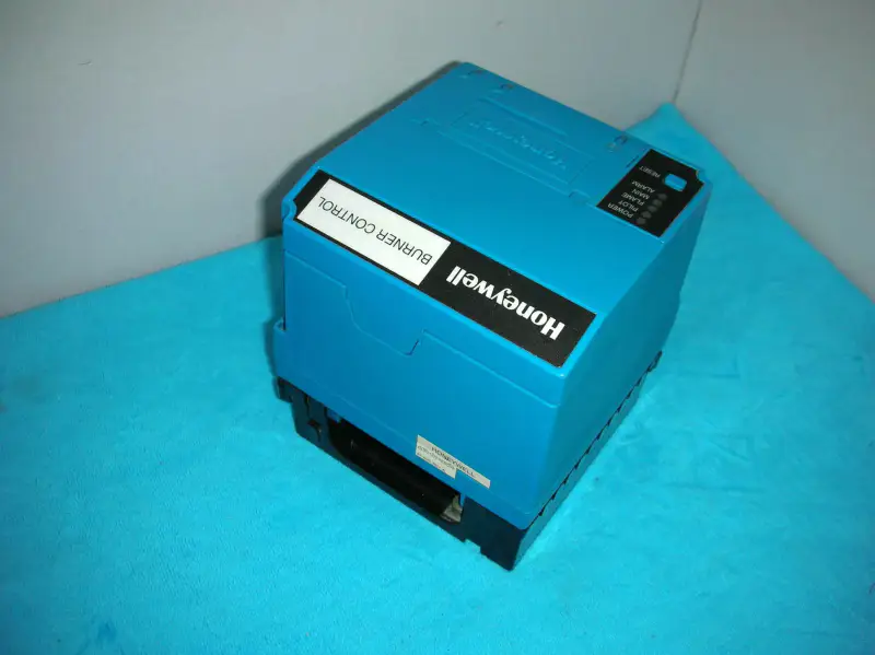 HONEYWELL RM7890A1015+Q7800A1005