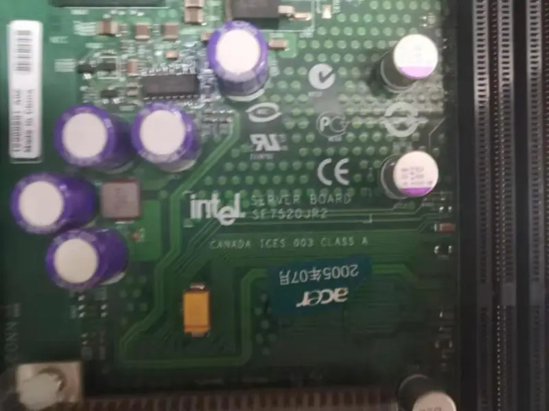 Základní deska Intel SE7520JR2