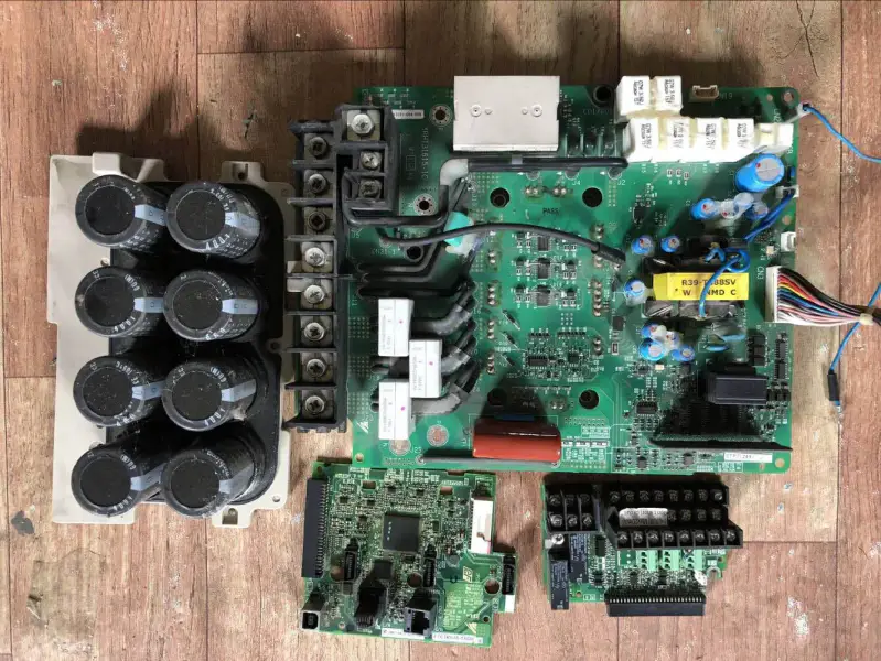 YASKAWA ETC740110-S1020 A1000 YPHT31600-1D