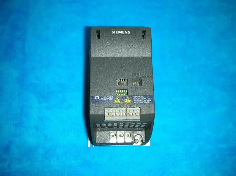 SIEMENS 6SL3211-0AB13-7UA1 0,37KW