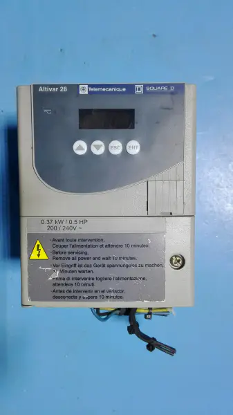 ATV28 ATV28HU09M2 0,37KW 220V