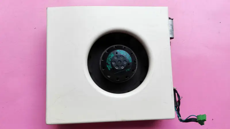 R2E225-AT51-14 M2E068-DF 230V