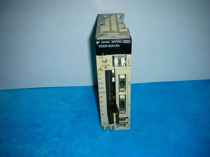 YASKAWA SGDS-02A12A