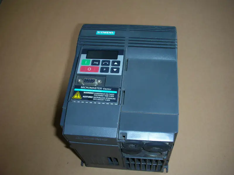 SIEMENS 6SE3215-8DB40