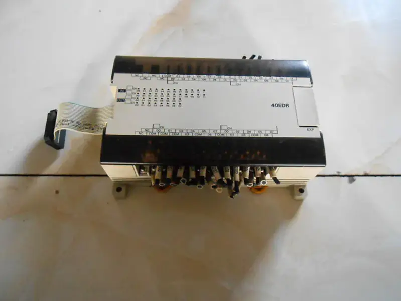OMRON PLC CPM1A-40EDR xj