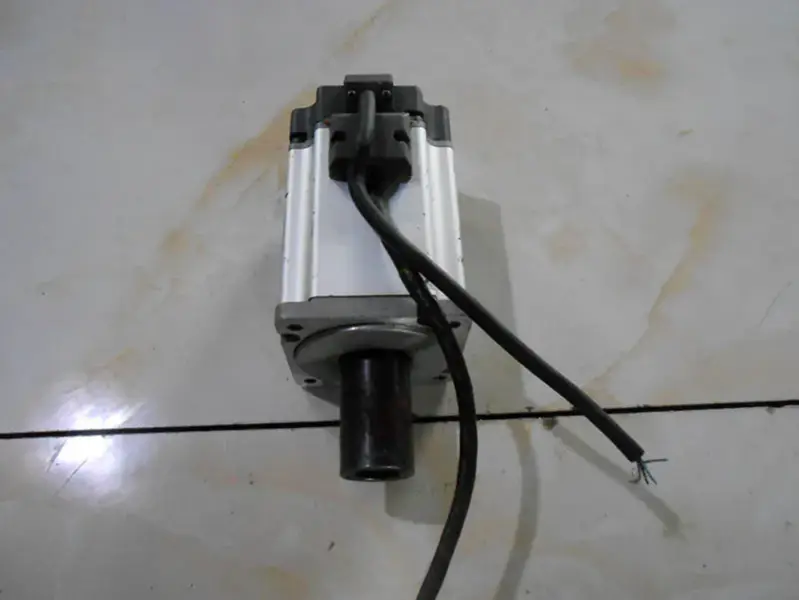 Panasonic MHMD082P1U