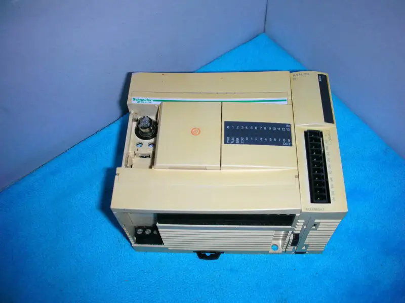 Schneider Electric TWDLCDA24DRF+TM2AMI8HT