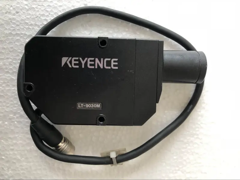 KEYENCE LT-9030M