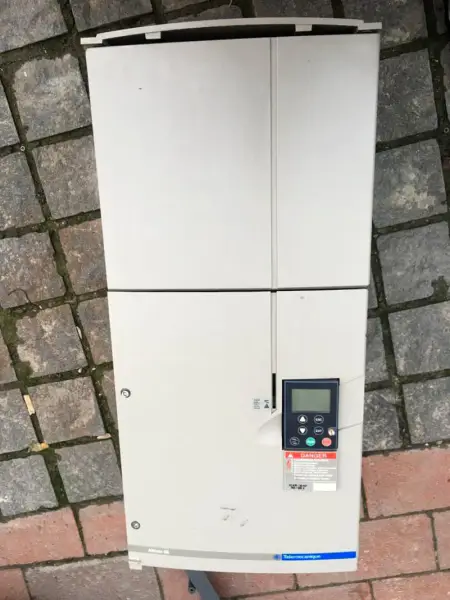 ATV58HD33N4 Schneider 22KW/380V