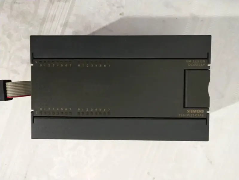 PLC EM223 6ES7223-1PL22-0XA8