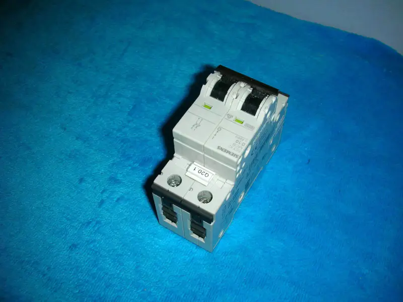 SIEMENS 5SY4210-8