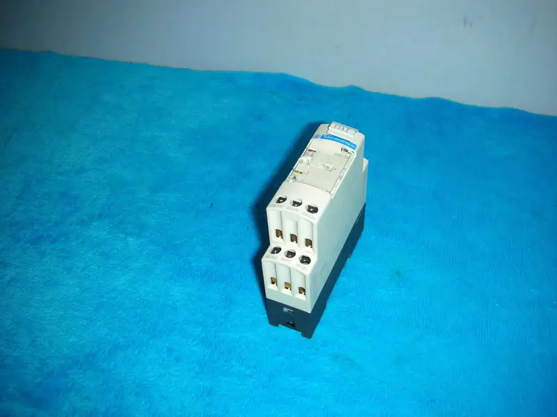Schneider Electric RM4TU02