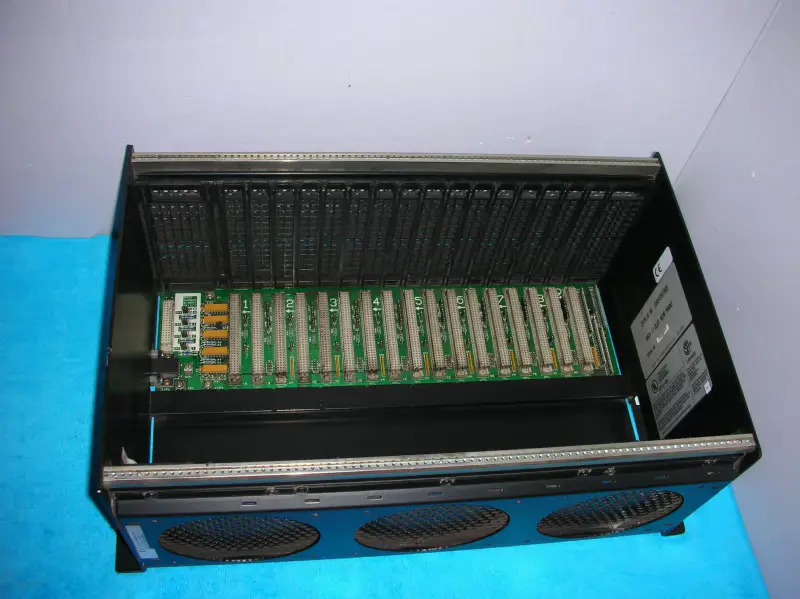 GE IC697CHS782