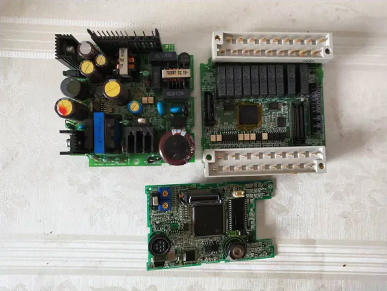 Mitsubishi PLC FX3G-24MR/ES IO