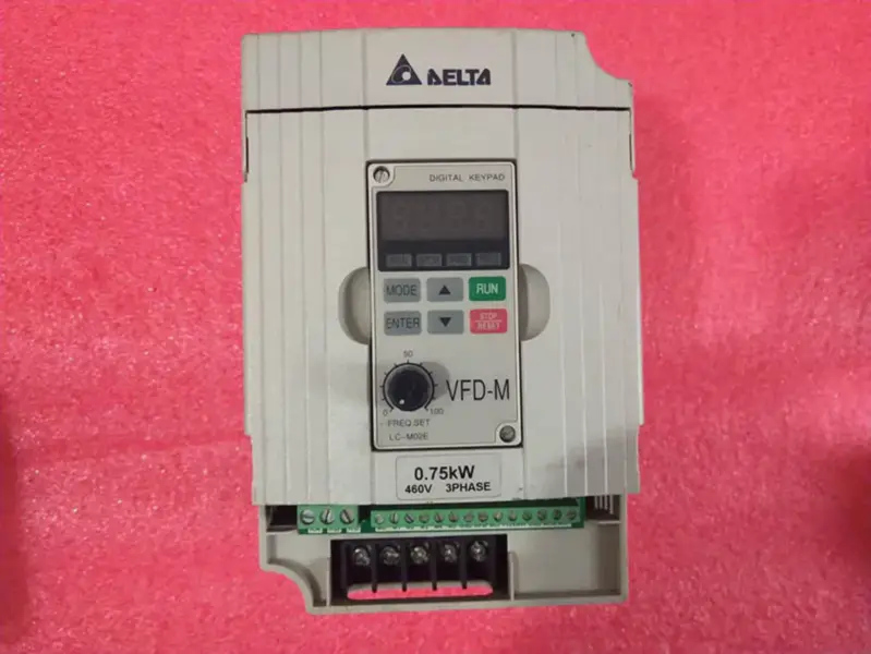 VFD-M VFD007M43B 0,75KW