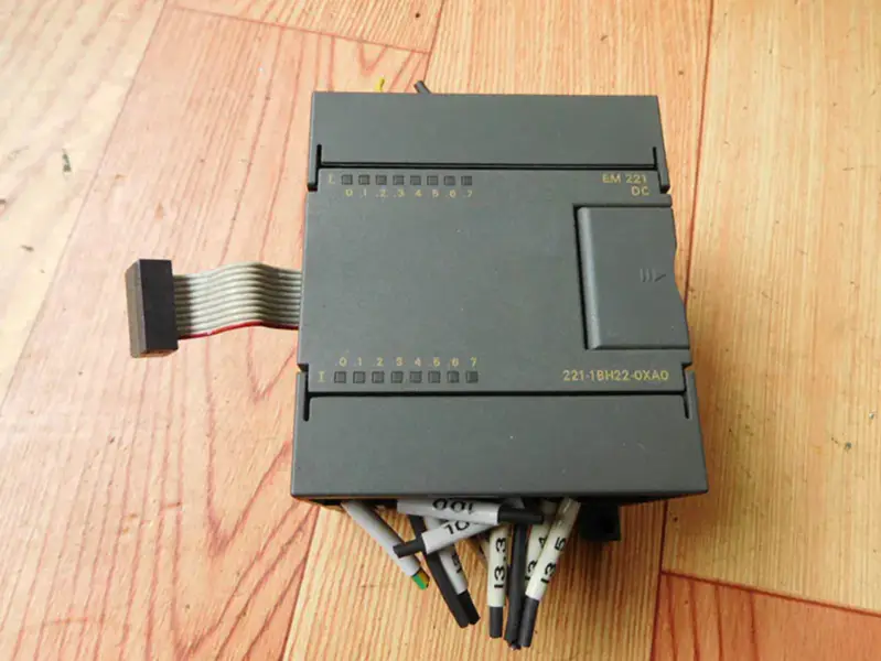 PLC Siemens 6ES7 221-1BH22-0XA0