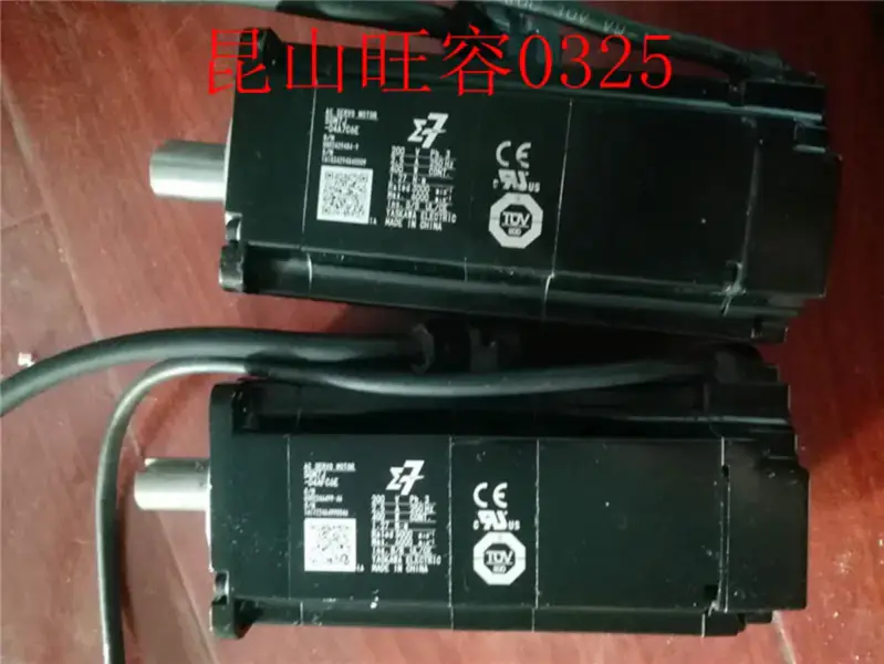 YASKAWA SGM7J-04AFC6E 400W