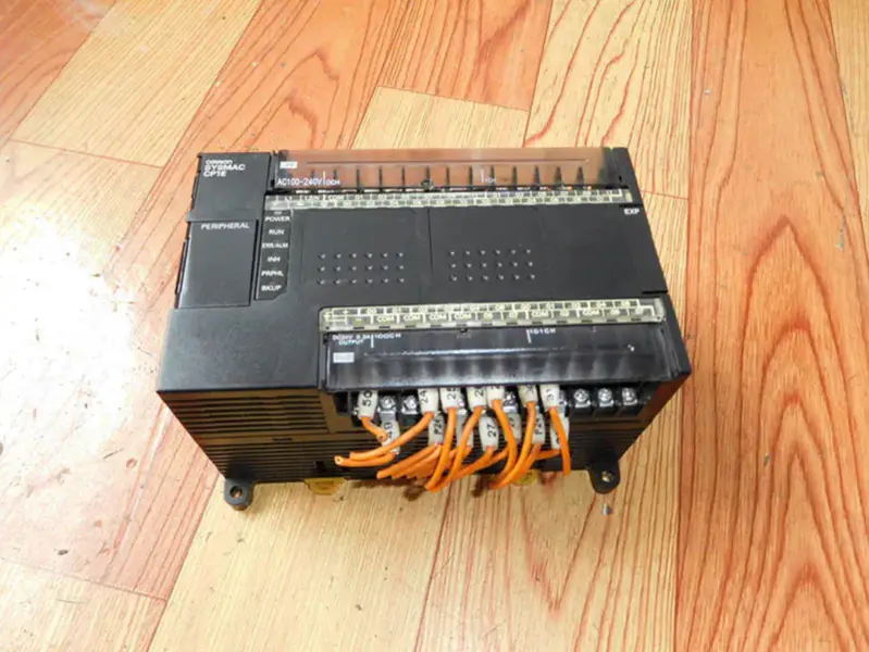 OMRON CP1E-E40DR-A