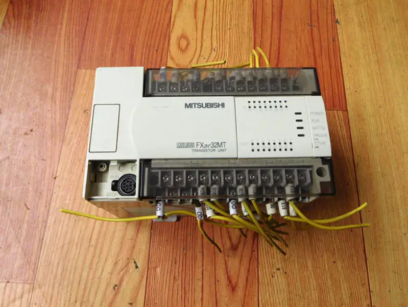 Mitsubishi FX2N-32MT-001
