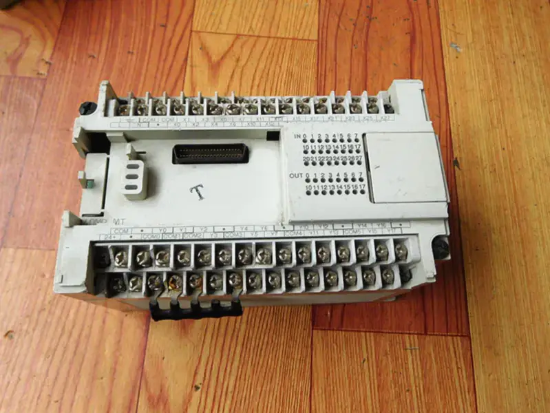 Mitsubishi PLC FX0N-40MT