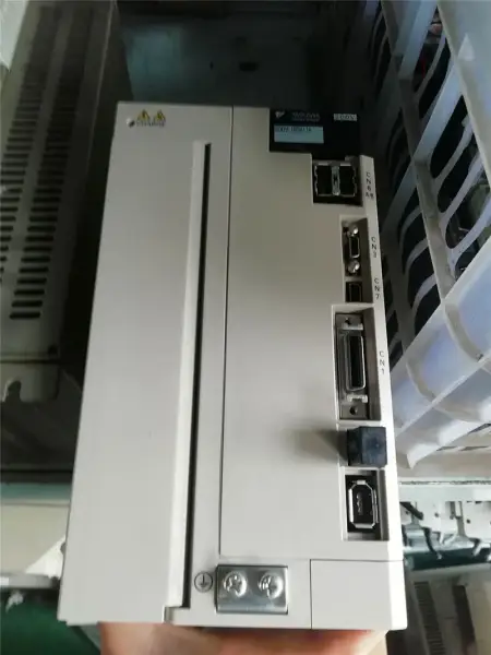 YASKAWA SGDV-180A11A