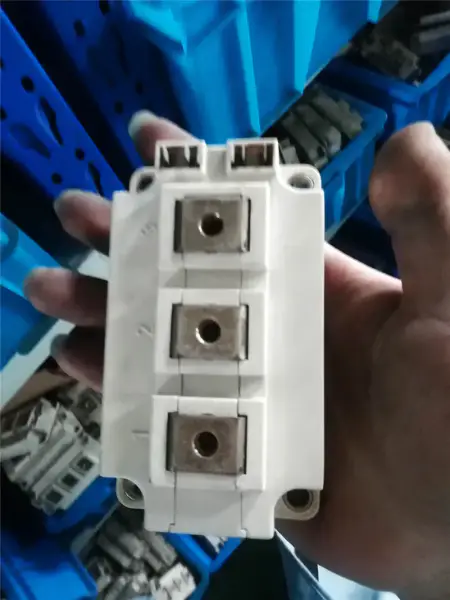 INFINEON FF200R12KS4