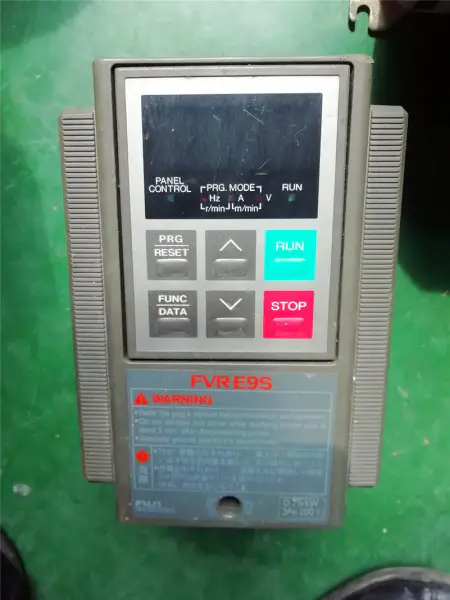 FUJI FVR-E9S série FVR0.75E9S-2 0,75KW