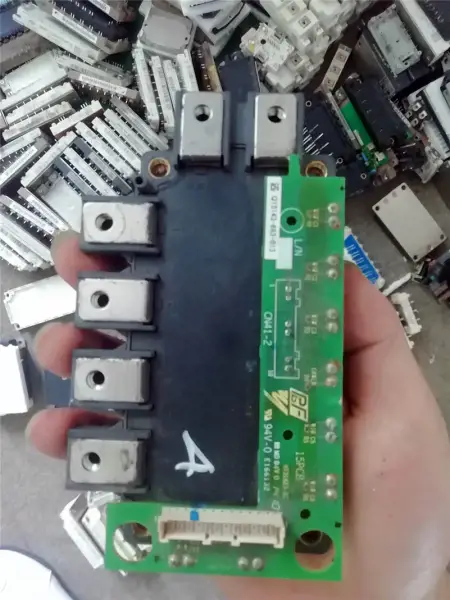 YASKAWA 30KW 22KW IGBT CM100RX-24A CM150RX1-24A