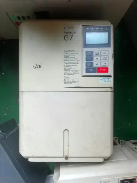 YASKAWA G7 CIMR-G7A4011 CIMR-G7B4011/G7B4015 11KW