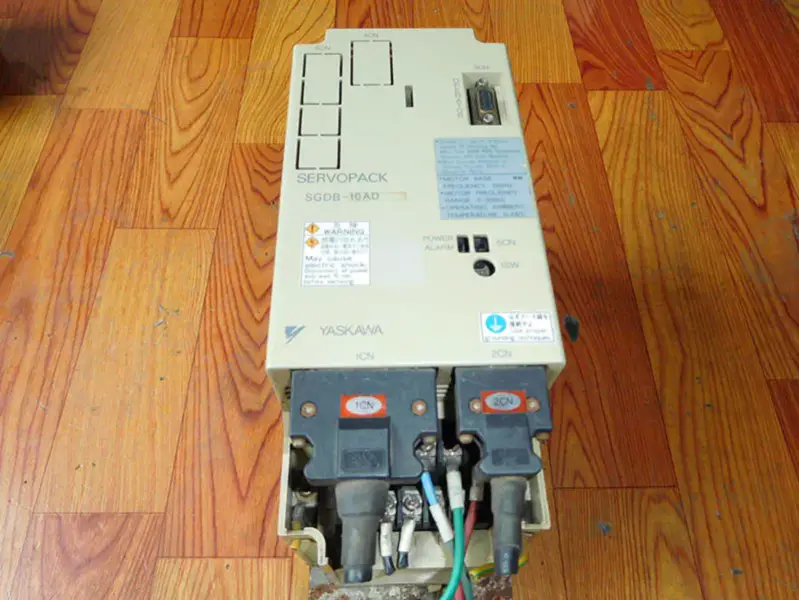 YASKAWA SGDB-10ADG
