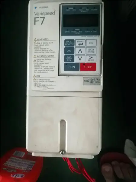 Měnič YASKAWA CIMR-F7A43P7