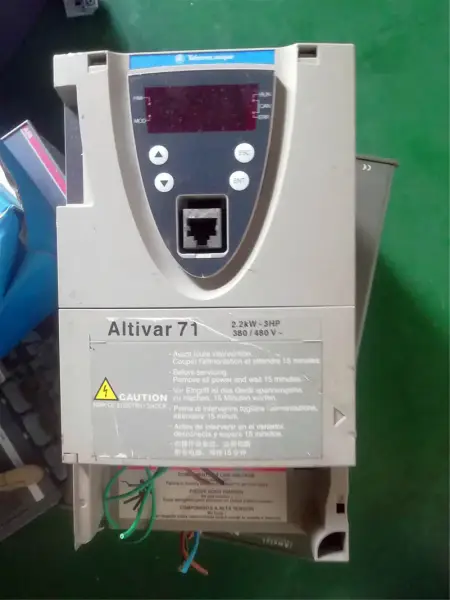 Schneider Altivar71 2,2 kW 380V ATV71HU22N4Z