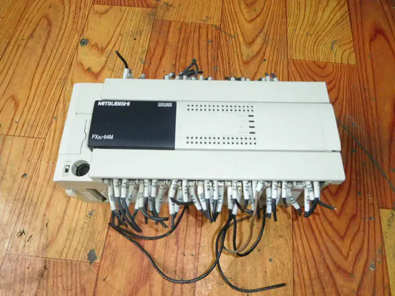 PLC Mitsubishi FX3U-64MR/ES