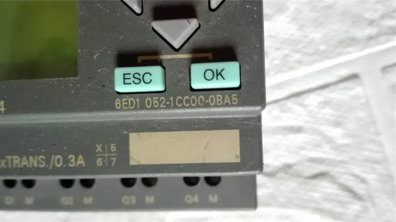 6ED1052-1CC00-0BA5 L0G0锛?4