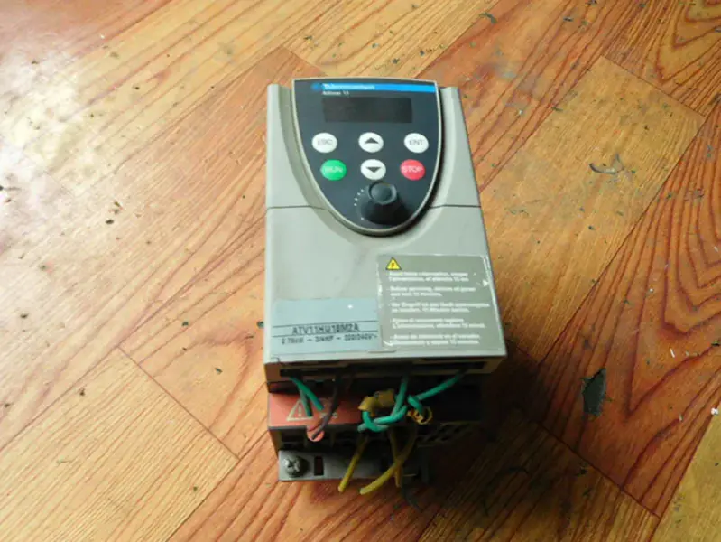 Schneider ATV11HU18M2A 0,75KW 220V