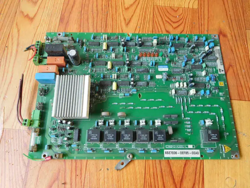 Siemens 6SE7036-0EF85-0EA0