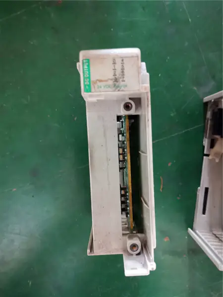 Allen-Bradley 1769-OB8