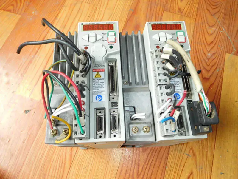Allen-Bradley AB 2003-CSD3-08BX2 220V 800W