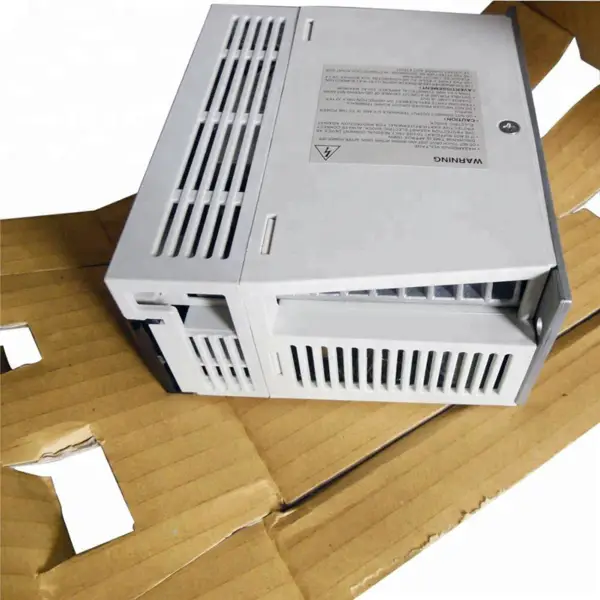 Zcela nový originální 1kw AC servo ovladač Elektronické zařízení MR-J2-100D-S24