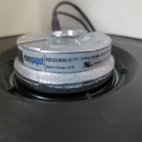 Originální ebmpapst R2E225-BD92-19 225mm 230V 200W IP44 Kuličková ložiska Invertorový odstředivý chladicí ventilátor