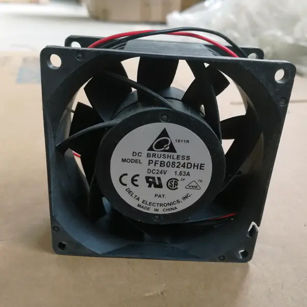 originální PFB0824DHE 24V 8cm 1,63A čtyřvodičový ventilátor s PWM měničem a velkým objemem vzduchu