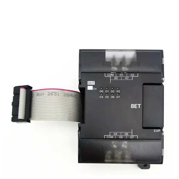 PLC Omron řady CP1W s 8 polovodičovými výstupními moduly CP1W-8ET