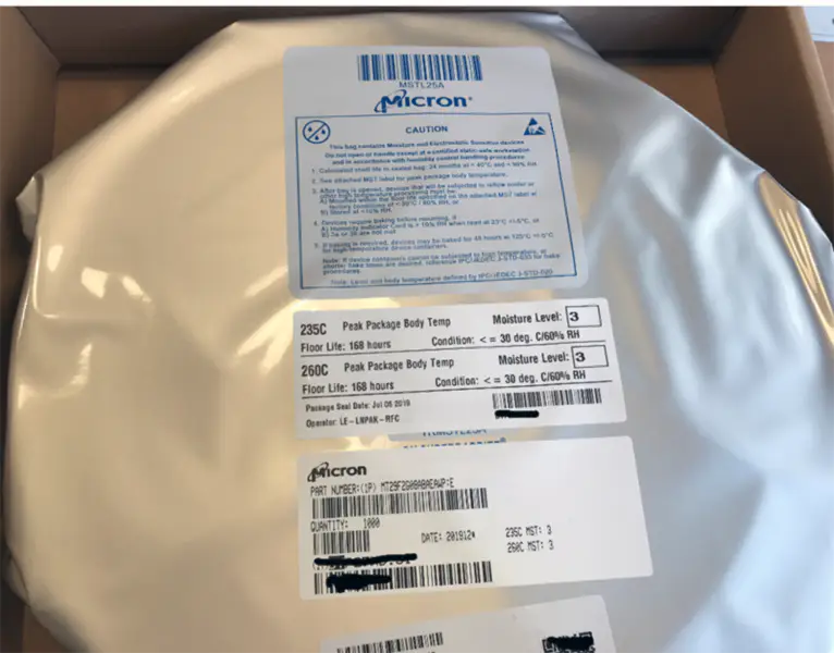 asynchronní datové rozhraní IC Chip 2G PARALLEL 48TSOP 256M x 8 NAND Flash zařízení MT29F2G08ABAEAWPE