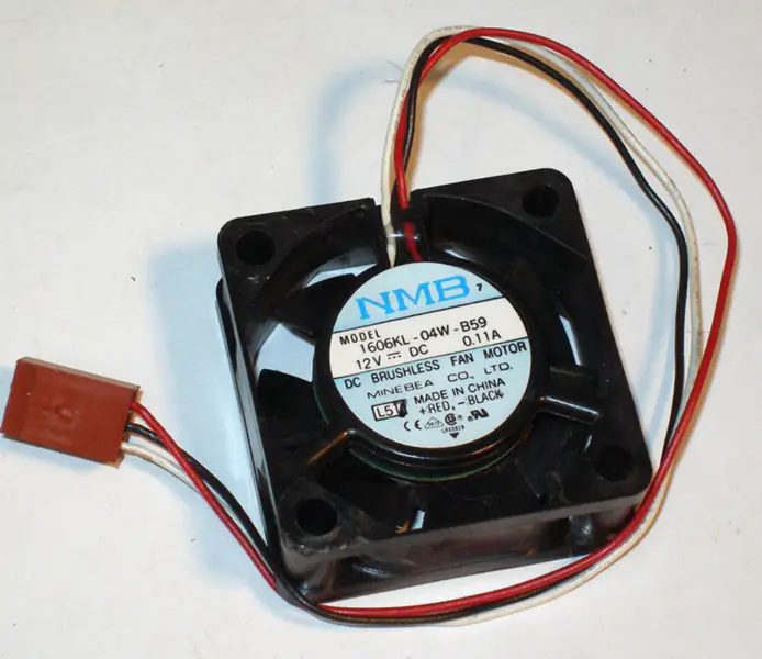 NMB 1606KL-04W-B59 12V 0.11A 3-pinový ventilátor pro obráběcí stroje, 1.02W 40x40x15mm 8000RPM 8.1CFM