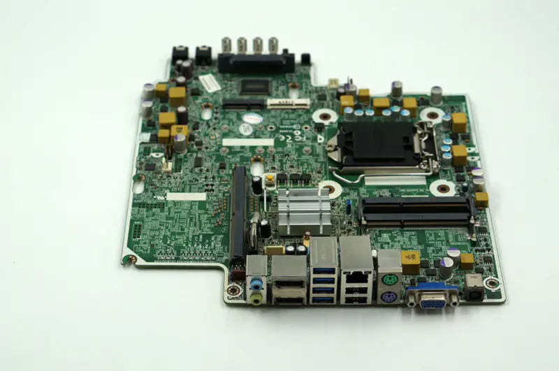 HP 8300 Elite 656939-001 711787-001/501/601 656937-002 Základní deska