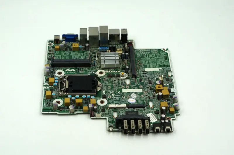 HP 8300 Elite 656939-001 711787-001/501/601 656937-002 Základní deska