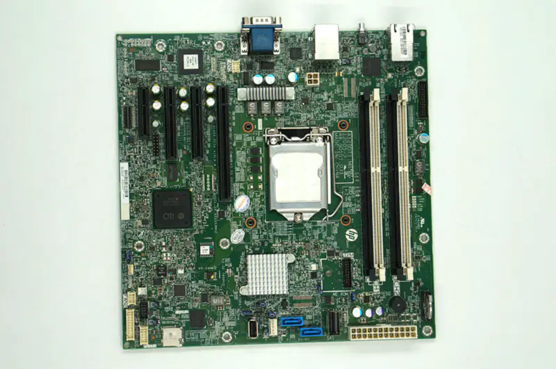 Základní deska serveru HP ML310E GEN8 V3 715910-003 773064-001