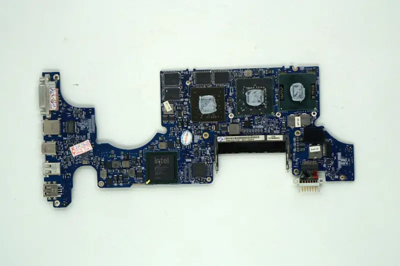 Apple Macbook Pro 17" A1261 820-2262-A MB166LL/A Core 2 Duo T9300 T9500 Logic Základní deska